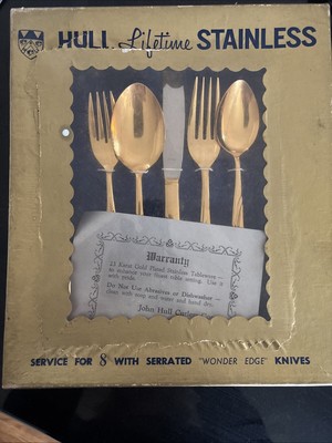 Hull Lifetime Stainless Service For 8 Vintage 23 Karat Gold Plated Stainless New