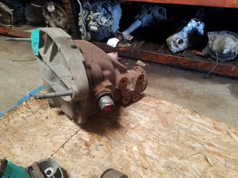 2007-2014 Lincoln Navigator (3.73 Ratio) 9.75" Ring Gear Differential Carrier  - Image 2 of 2