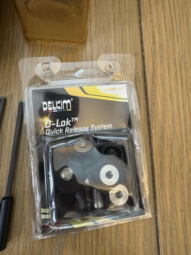 Delkim Txi Plus Bite Alarms Set of 3 with Blue LEDs and RX Pro Plus Receiver - Picture 5 of 5