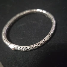 Sarda Artisan of Bali Sterling Silver Bangle Bracelet