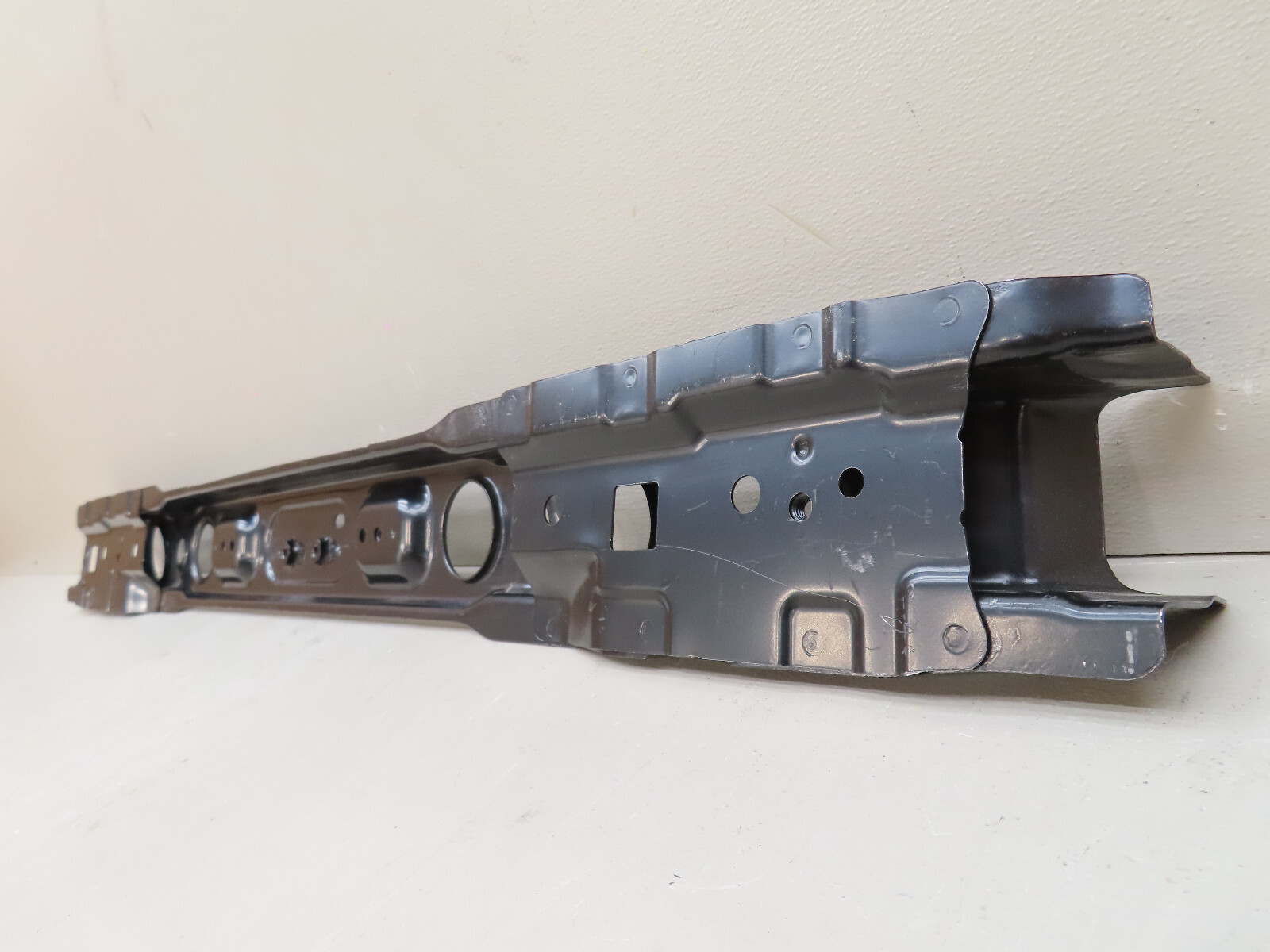 08-18 GENUINE TOYOTA PRIUS V SCION LOWER RADIATOR SUPPORT  BAR OEM 53218-12901