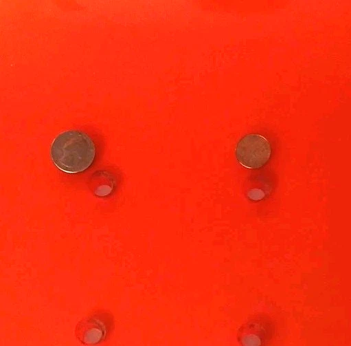 Asiento de silla de acrílico rojo-naranja translúcido forma escultórica inspirado en mediados de siglo Foto 3 de 3