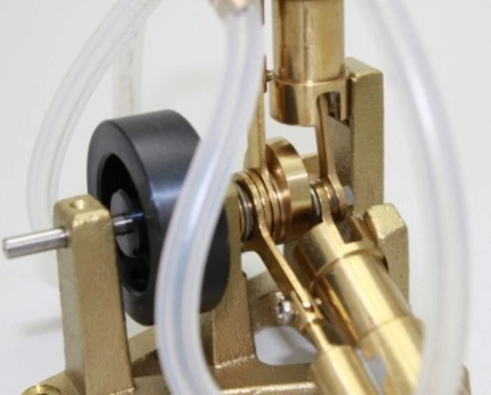 Motor de vapor modelo SAITO Works S3R para máquina de vapor de tres cilindros modelo barco Foto 4 de 4