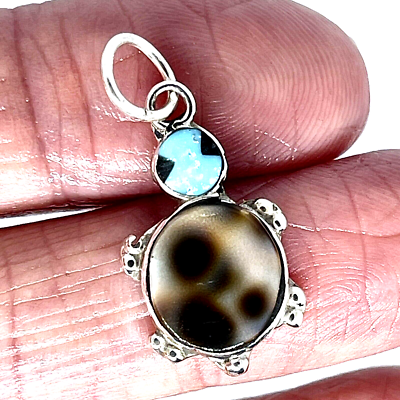 Zuni Turtle Pendant Turquoise 1