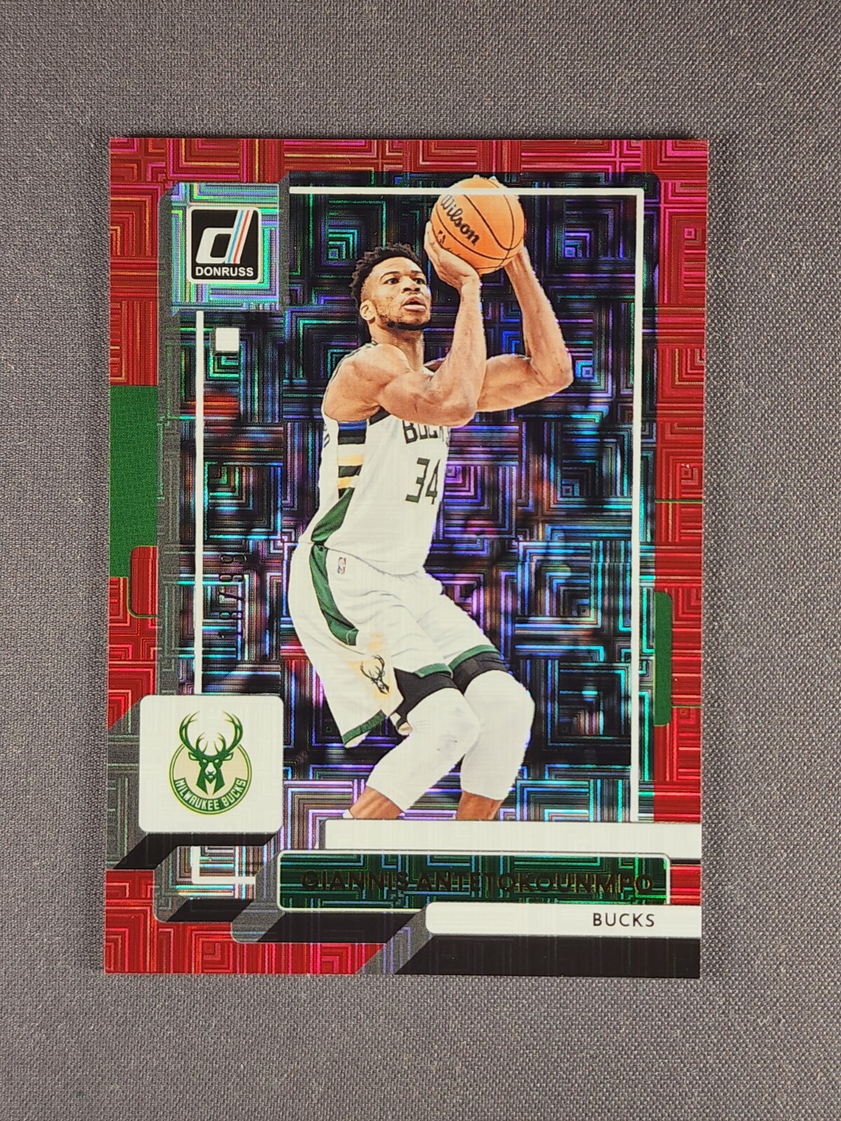 2022-23 Panini Donruss #53 Giannis Antetokounmpo /99 Red Choice Parallel