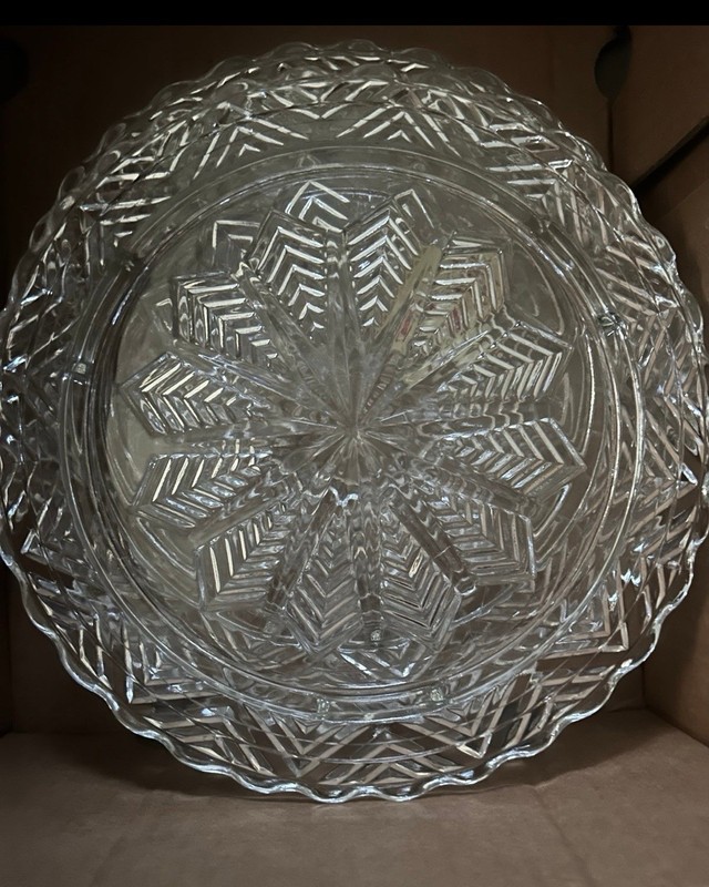 Federal Clear Pressed Glass Snowflake Star Footed Cake Plate 11.25”