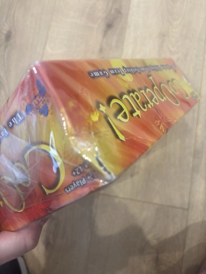 CoOperate The Fast Talking All or Nothing Quiz Board Team Game Drummond Park - Image 3 of 3