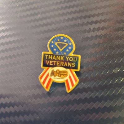 Cracker Barrel American Flag Ribbon Thank You Veterans Lapel Pin (Z13)