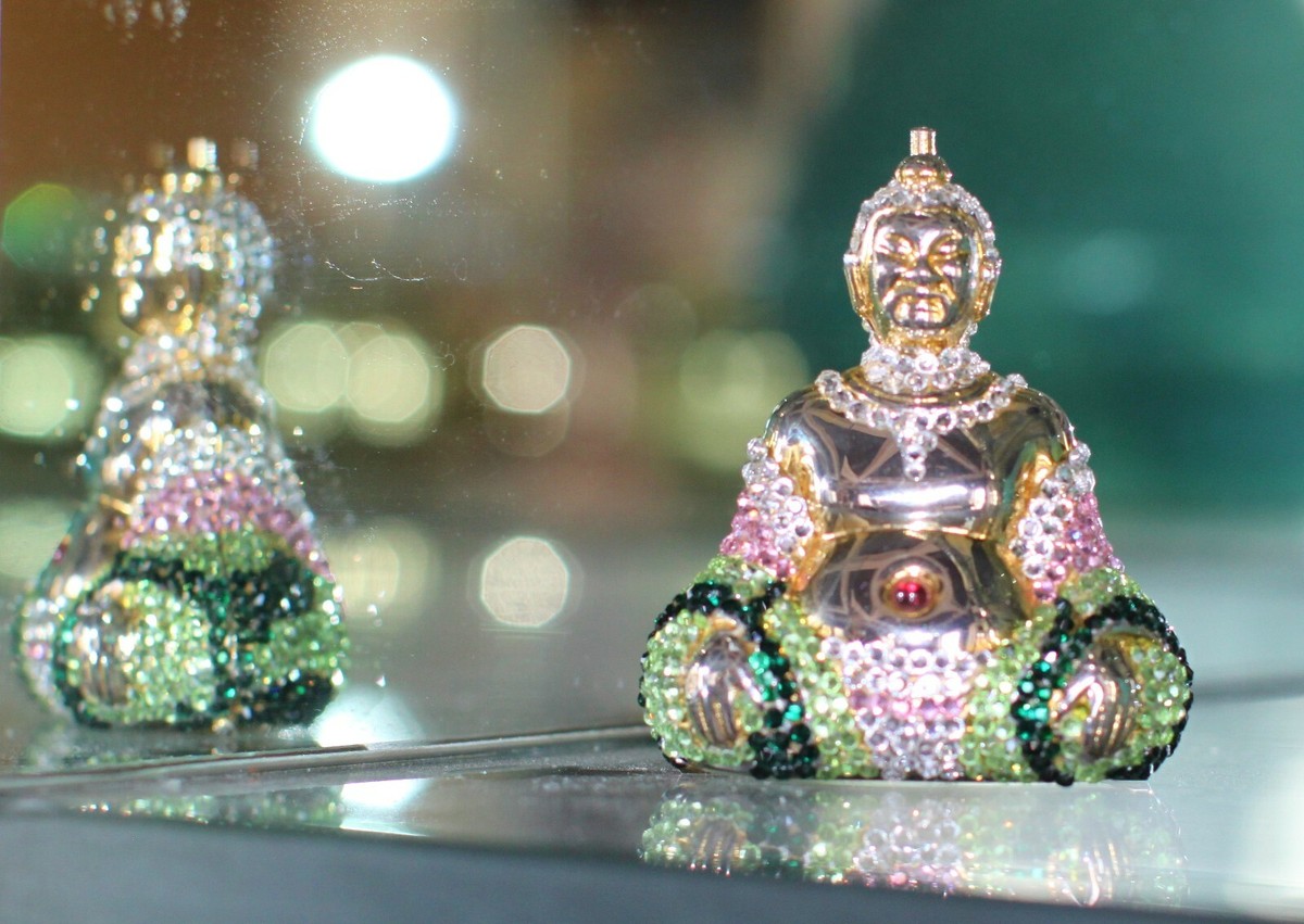 JUDITH LEIBER EXQUISITE GOLD BUDDHA SWAROVSKI CRYSTAL PILL BOX