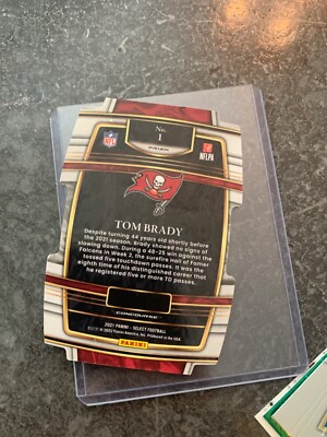 2021 Panini Select Die-Cut #1 Tom Brady Gold Prizim