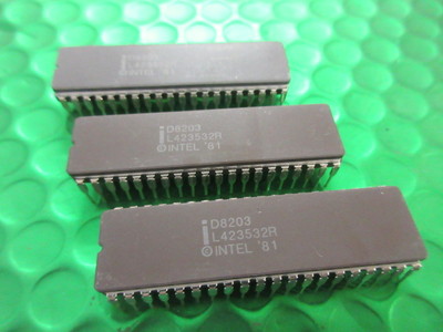 D8203 Vintage seltener Speicher-Controller 40-Pin Dip, NEU Keramik-Chip.