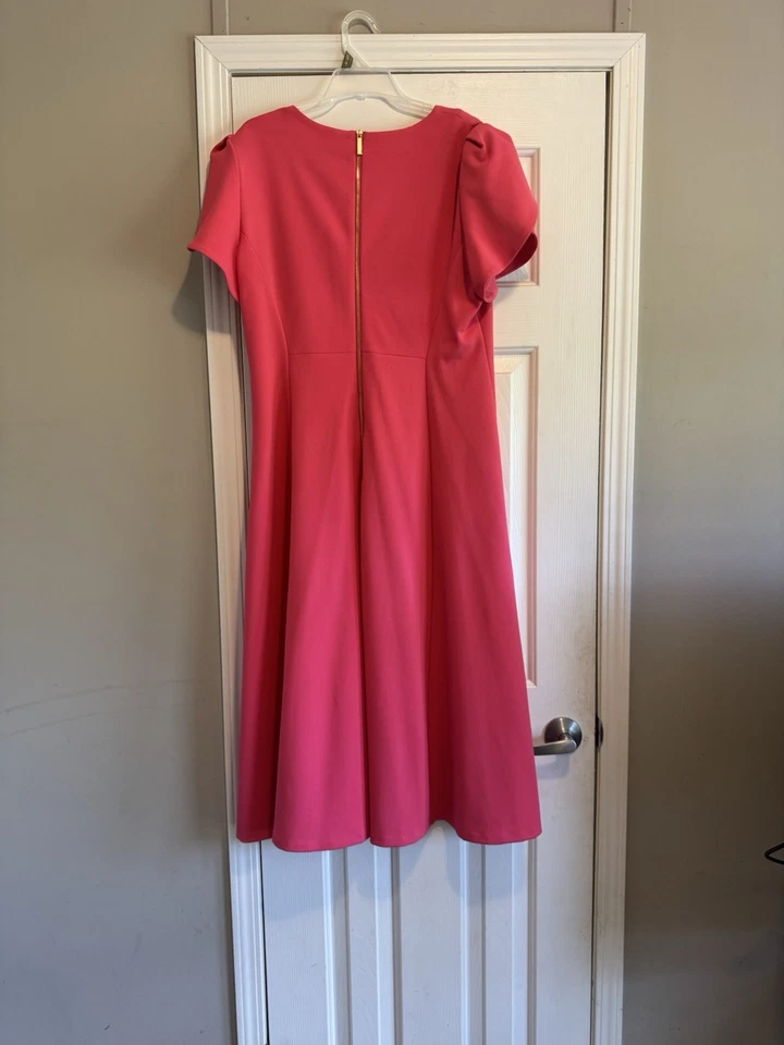 Nuevo con etiquetas Vestido Andrew Marc Tulip Manga Corta Calce y Acampanado Midi Rosa Rosebud Talla 16 Foto 3 de 4