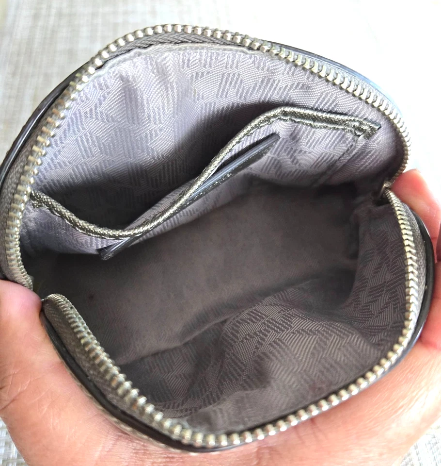 Bolso pequeño Michael Kors novedad de viaje de cuero plateado Foto 4 de 4