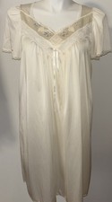 Vintage Lorraine Ivory Nylon Nightgown Lace Floral Embroidered 70s USA Large
