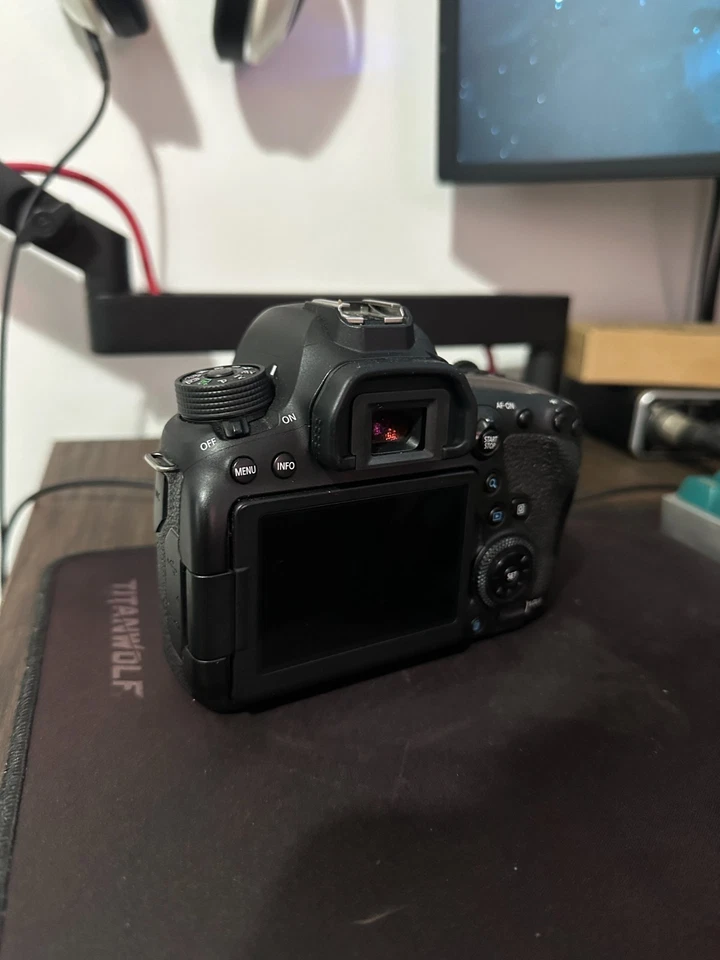 Canon EOS 6D Mark II, photo 4 of 5