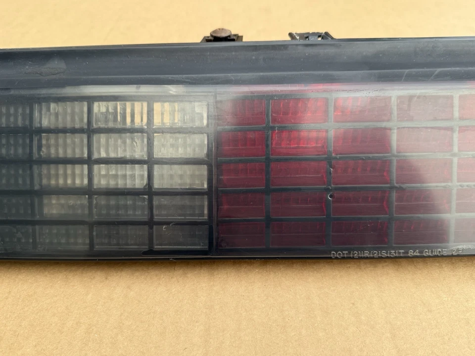 84-88 Pontiac Fiero Passenger Side Tail Light Right Side OEM 85 86 87 - Image 4 of 4