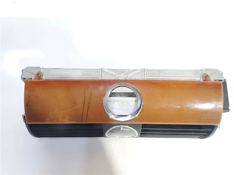 Центральные вентиляционные отверстия с часами PN 3D1-853-578 OEM 2004 Volkswagen Phaeton - Изображение 3 из 4