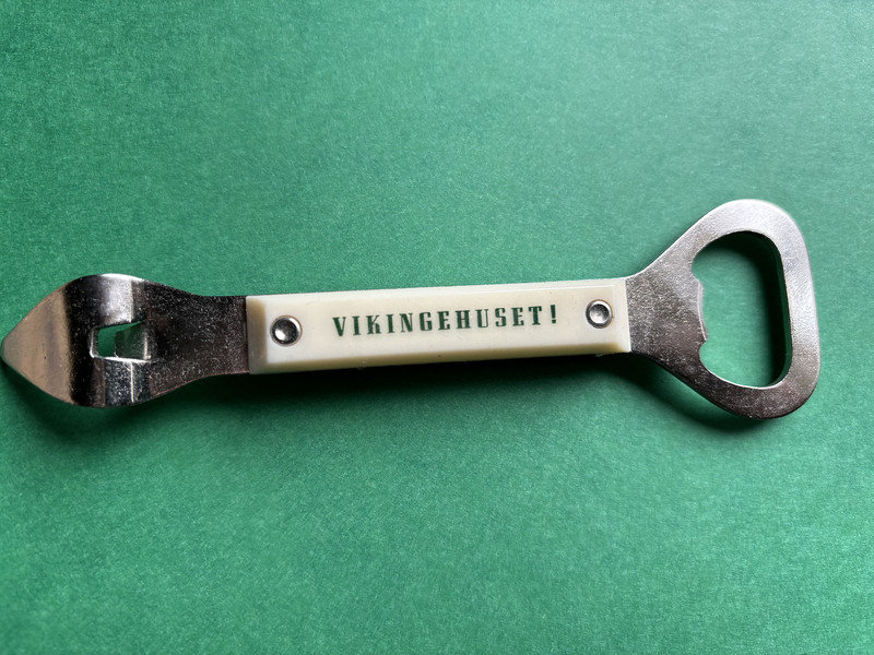 SWEET MINTY VINTAGE  VIKINGEHUSET !  BARTENDER BOTTLE CAN OPENER RESTAURANT ?