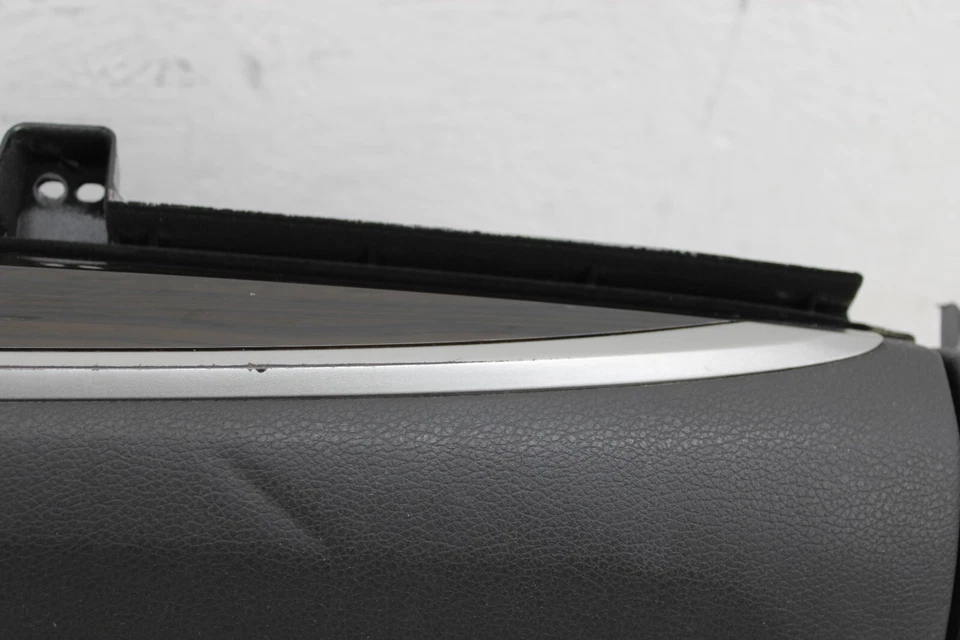 Guantera Acura RLX 2014-2020 OEM KP133 Foto 2 de 4