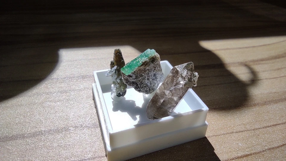 Smaragdstufe Habachtal Österreich Rauchquarz Sphen Mineralien Rohstein - Bild 4 von 4