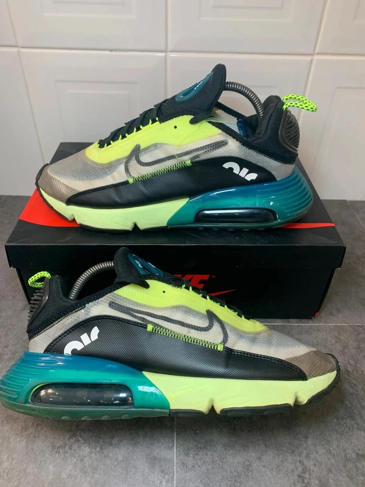 Nike Air Max 2090 scarpe da ginnastica uomo taglia 8 5