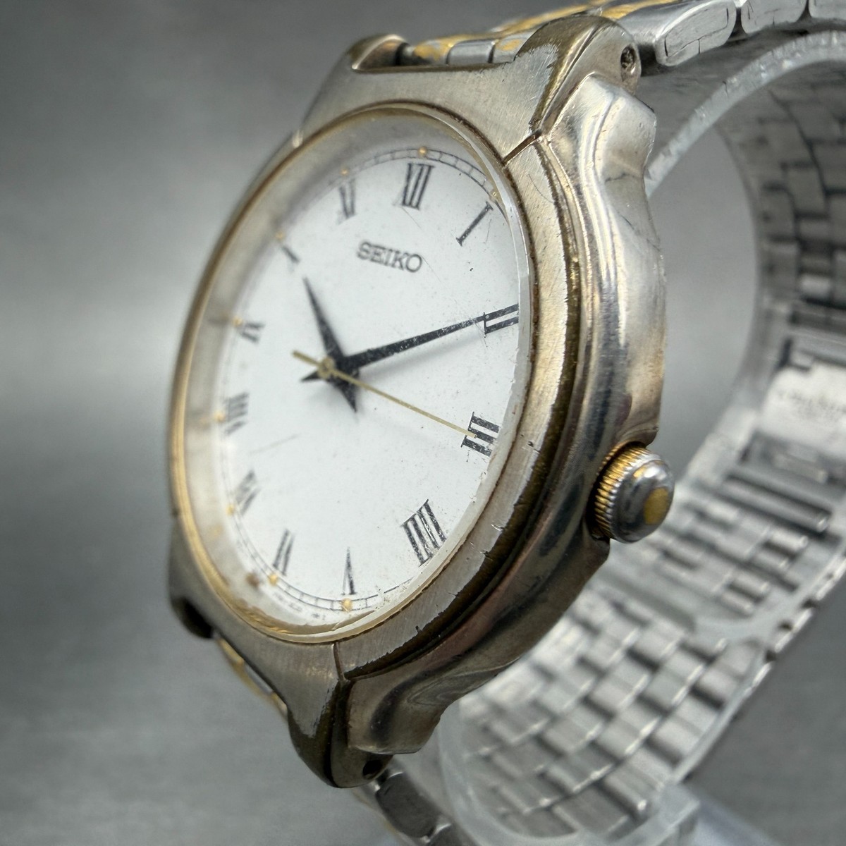 Seiko V701-2B50 -  Two-Tone Silver & Gold Watch Seiko Watch Men 32mm White Dial Two Tone Round V701-2B50 New  main image 2