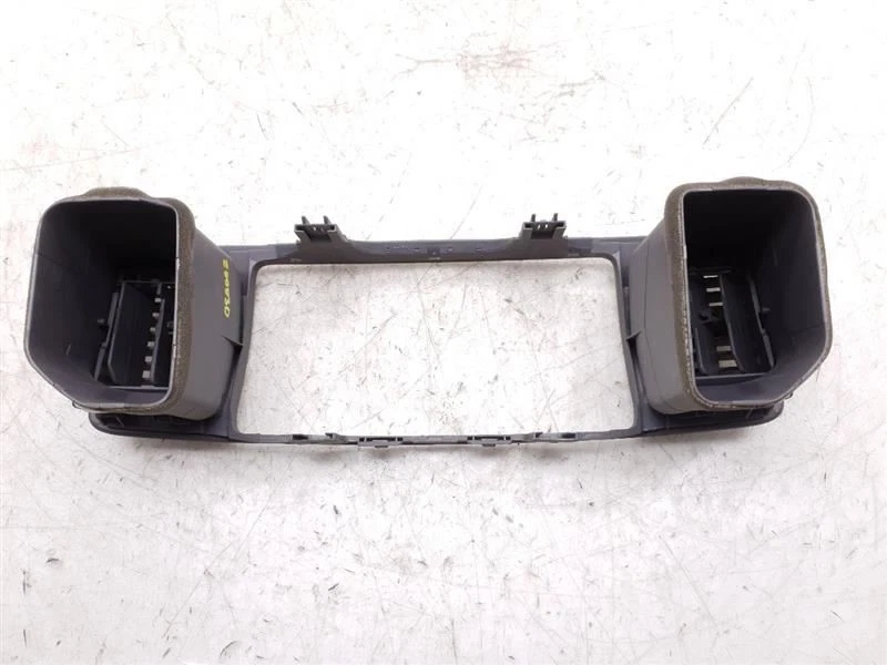 Toyota Corolla 2007 montaje de bisel de tablero CE  Foto 2 de 4