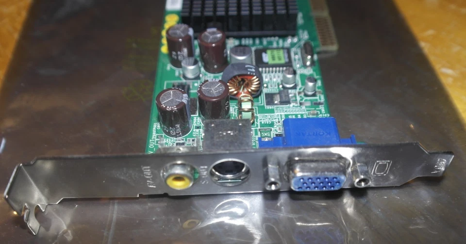 Video card MSI G4MX420 64MB VGA RCA S-Video AGP Universal - Image 4 of 4