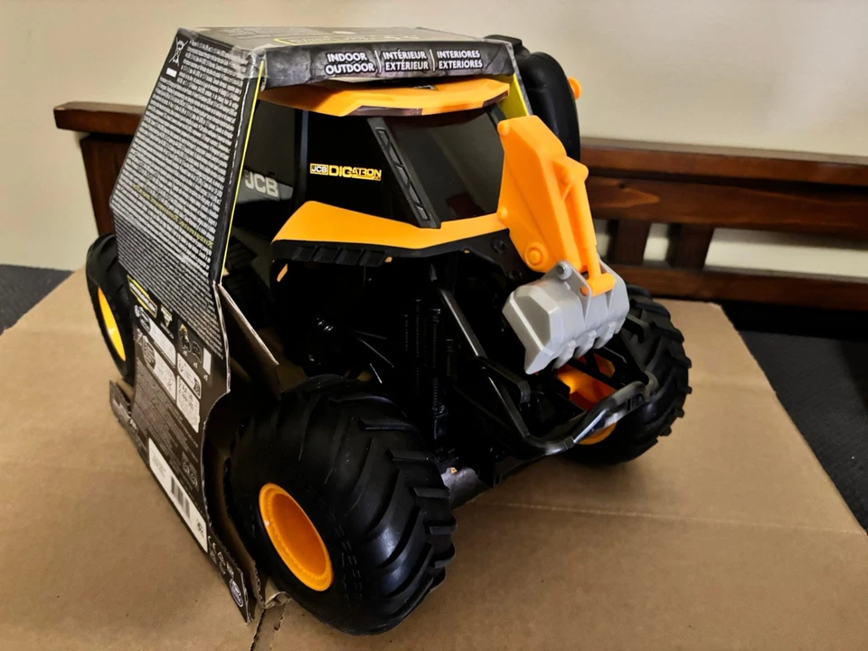 Monster Jam JCB DIGATRON RC Remote Control Truck 1:15 Spin Master - Image 4 of 4