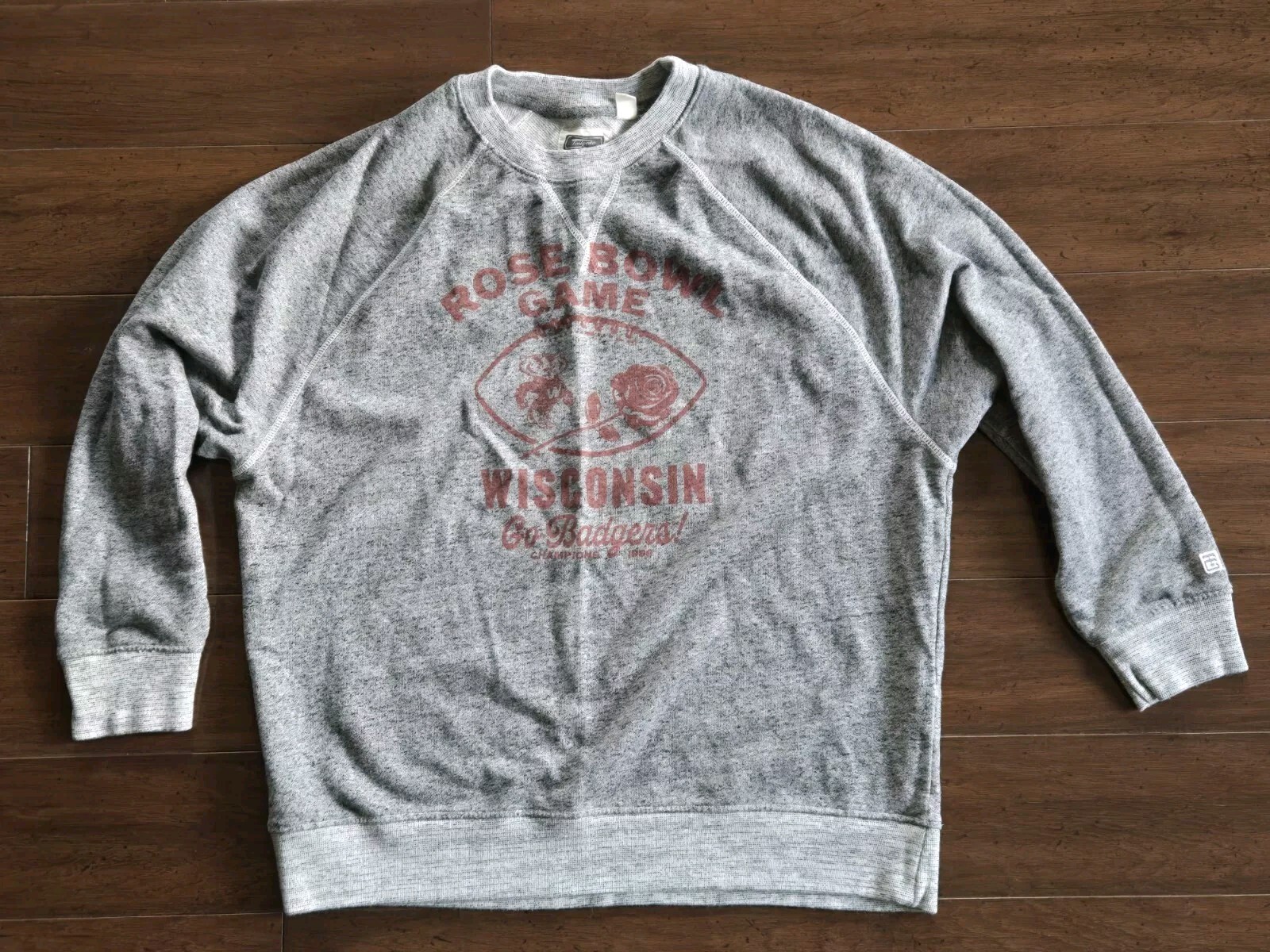 Wisconsin Badgers Rose Bowl Game Sweatshirt Small 23x27 Go Badgers Fan Gear-image