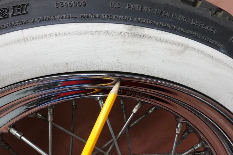 Llanta delantera Harley Davidson Heritage Softail FLSTCI 2000-2006 MT90B16 Foto 2 de 4