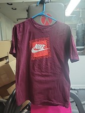 Medium..NIKE Burgundy Graphic T-Shirt The Nike Tee Graphic Short Sleeve