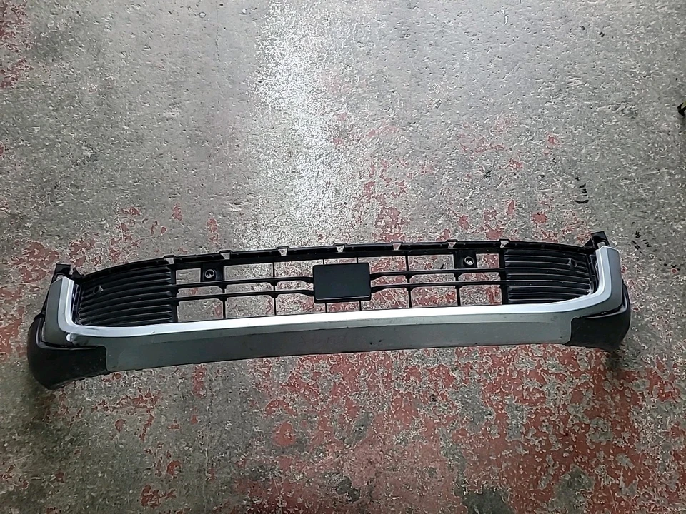 FORD EXPLORER USED Front Bumper LOWER GRILL+TRIM 2024-On R2KB-17C831-B - Image 2 of 4