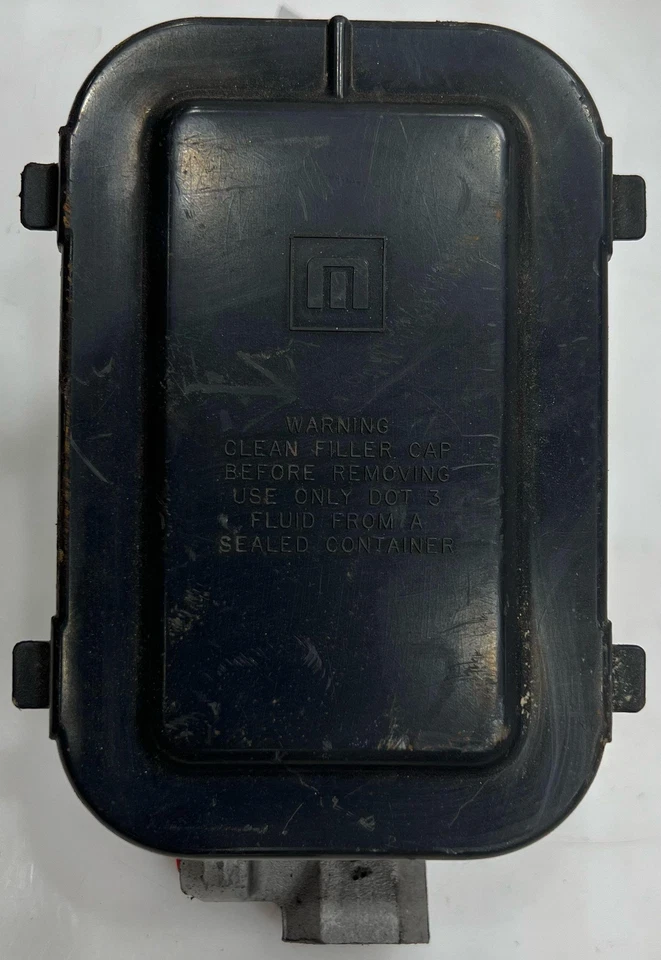 Conjunto de cilindro maestro de freno Chevy Camaro Firebird 84-92 OEM 18060095 Foto 2 de 4