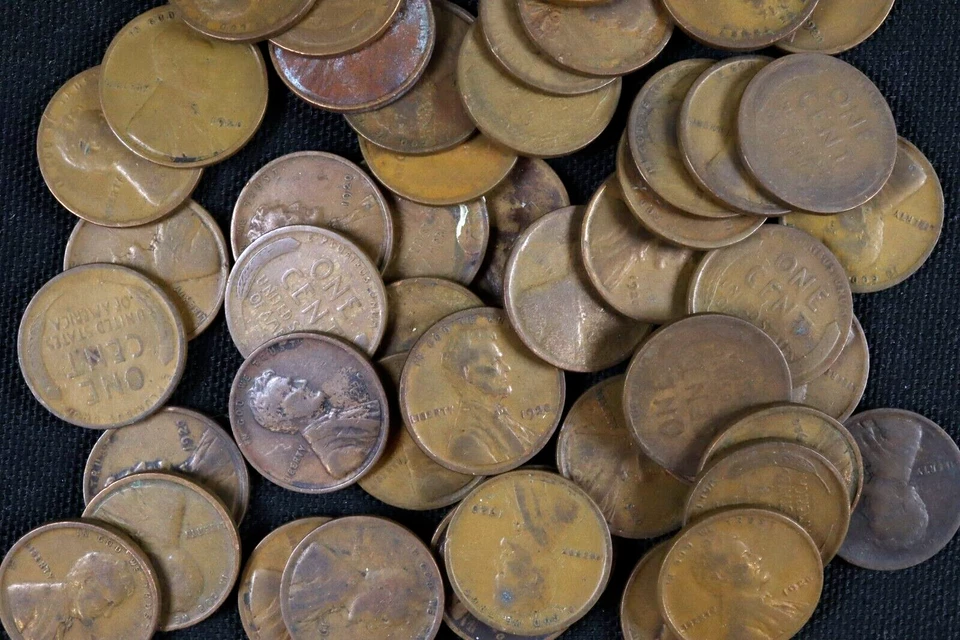 Lot of 197 - Lincoln Wheat Cents (1920 + 1924 + 1928 + 1937)-Nicely Circ 4 Rolls - Image 3 of 4