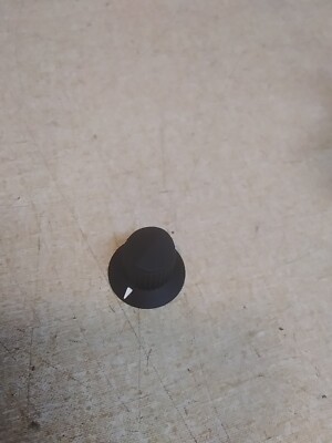 Raytheon 70-3-1G Skirted Phenolic Knob