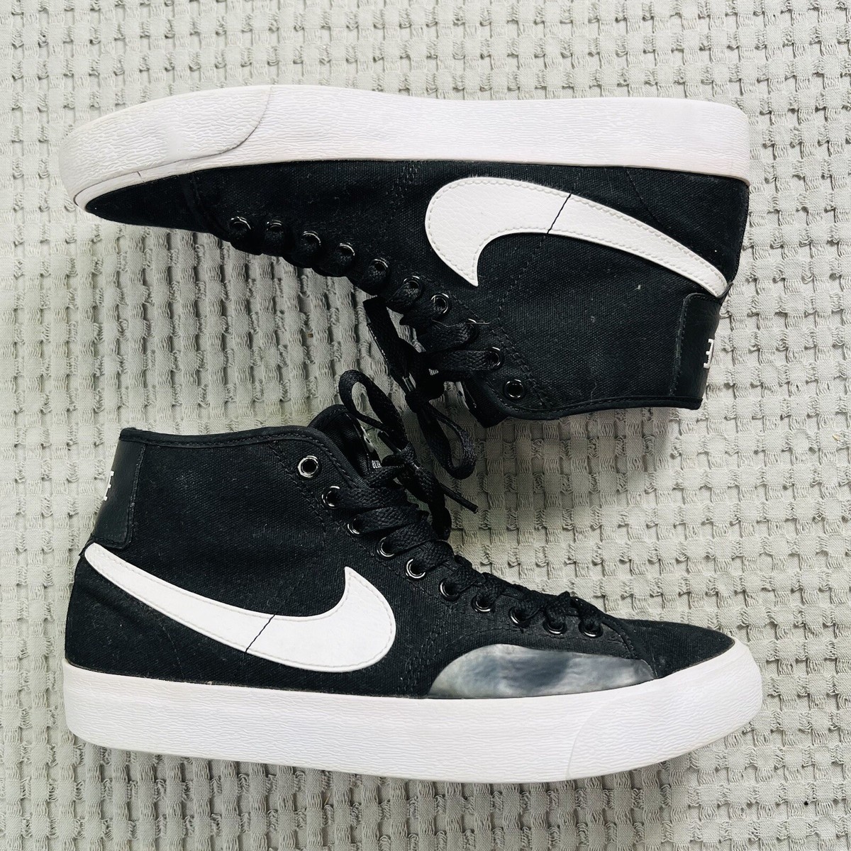Nike Shoes Mens SB BLAZER COURT MID BLACK WHITE DC8901-001
