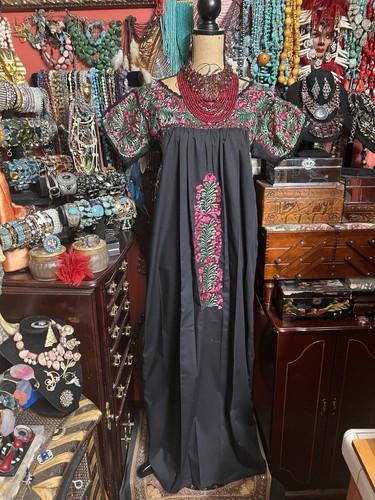 BEAUTIFUL El INTERIOR MEXICAN OAXACA BLACK MULTI  COLOR SILK EMBROIDERY DRESS L