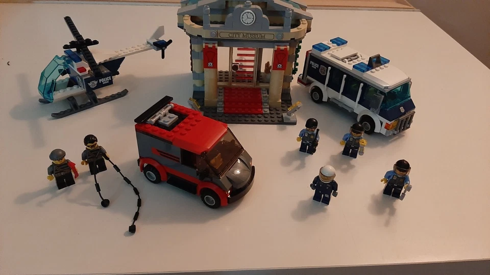 LEGO City 60008 Museum Break-in, foto 1 di 5