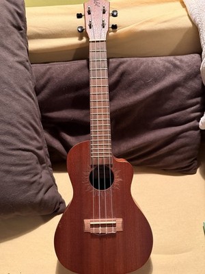 Ukulele Konzert, Inkl.Tonabnehmer , Tasche Baron Rouge Und Saiten Zusätzlich