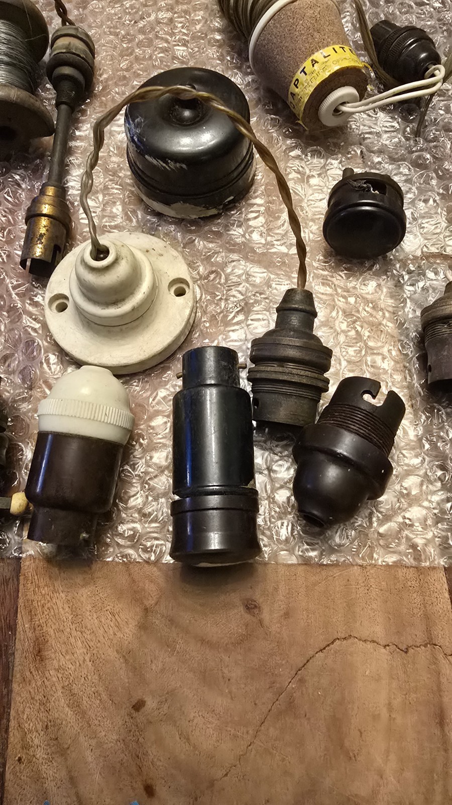 vintage joblot light switches including bakerlite, Copper And More