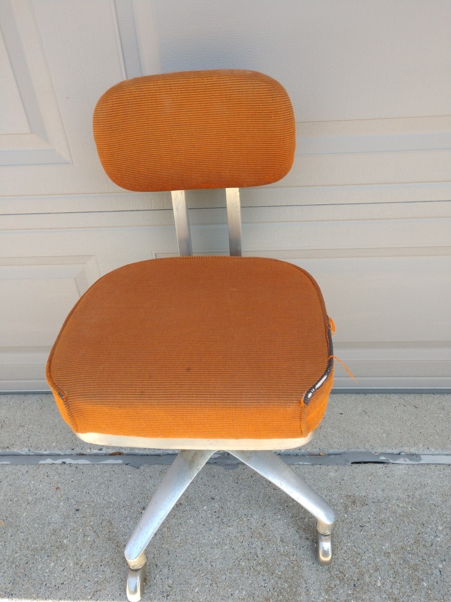 VTG Shaw Walker Industrial Swivel Tanker Orange Office Chair VTG Shaw Walker Industrial Swivel Tanker Orange Office Chair