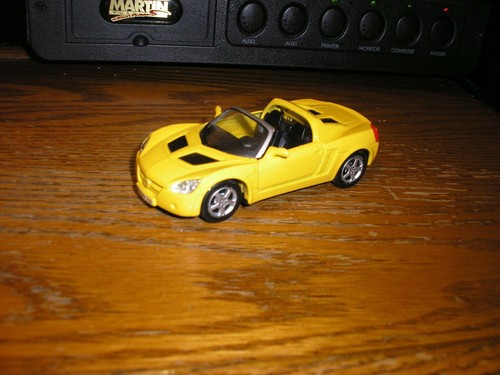 NICE 1/35 4 1/4" Vintage 2001 Opel Speedster Yellow Pull Back Action Free SHIP - 第 1/6 張圖片