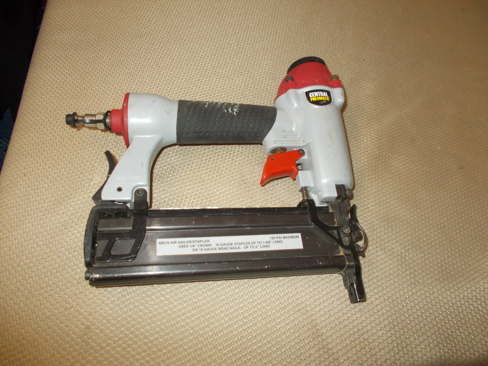 CENTRAL PNEUMATIC 68019    18 Gauge Air Nailer/Stapler  Nail Staple Gun