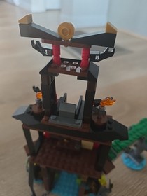 LEGO NINJAGO: Tiger Widow Island (70604) Not Complete 