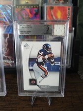2005 SP Authentic - Walter Payton #15 Mint 9. Game Used Jersey Swatch!