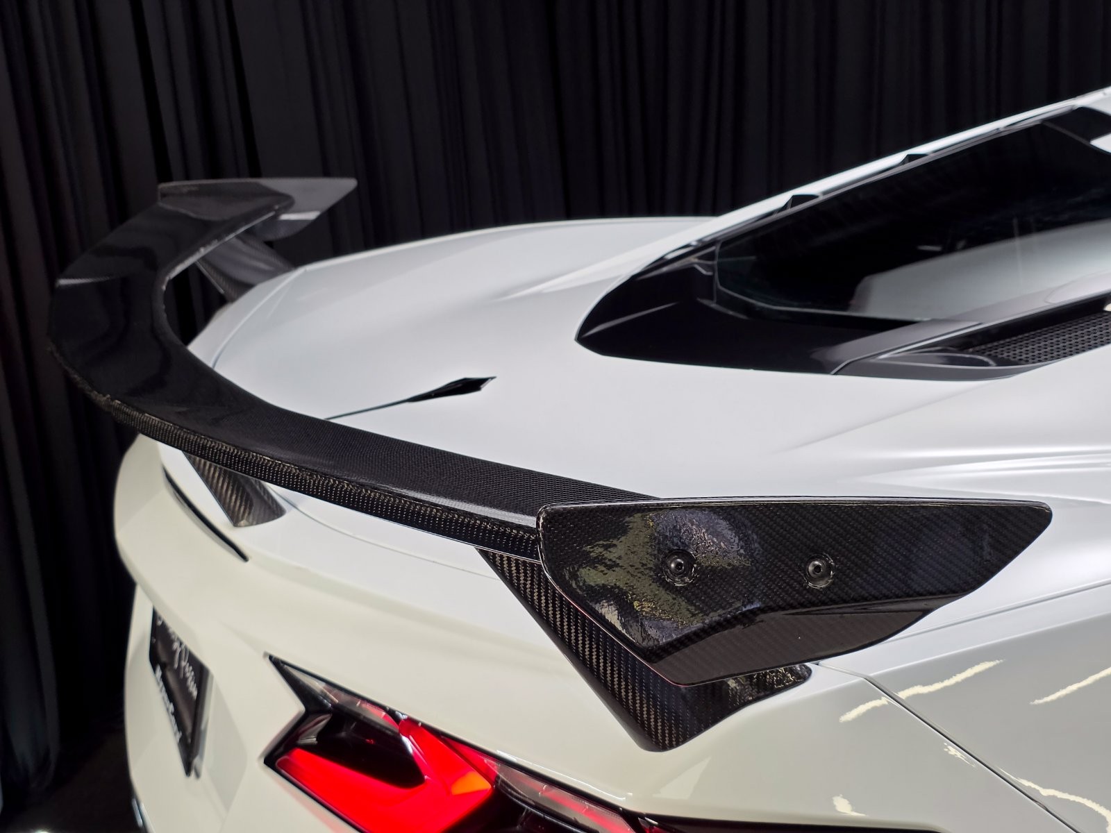 2020 Arctic White Chevrolet Corvette   | C8 Corvette Photo 6