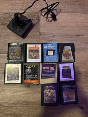atari/ nintendo game lot of 10 wirh controller