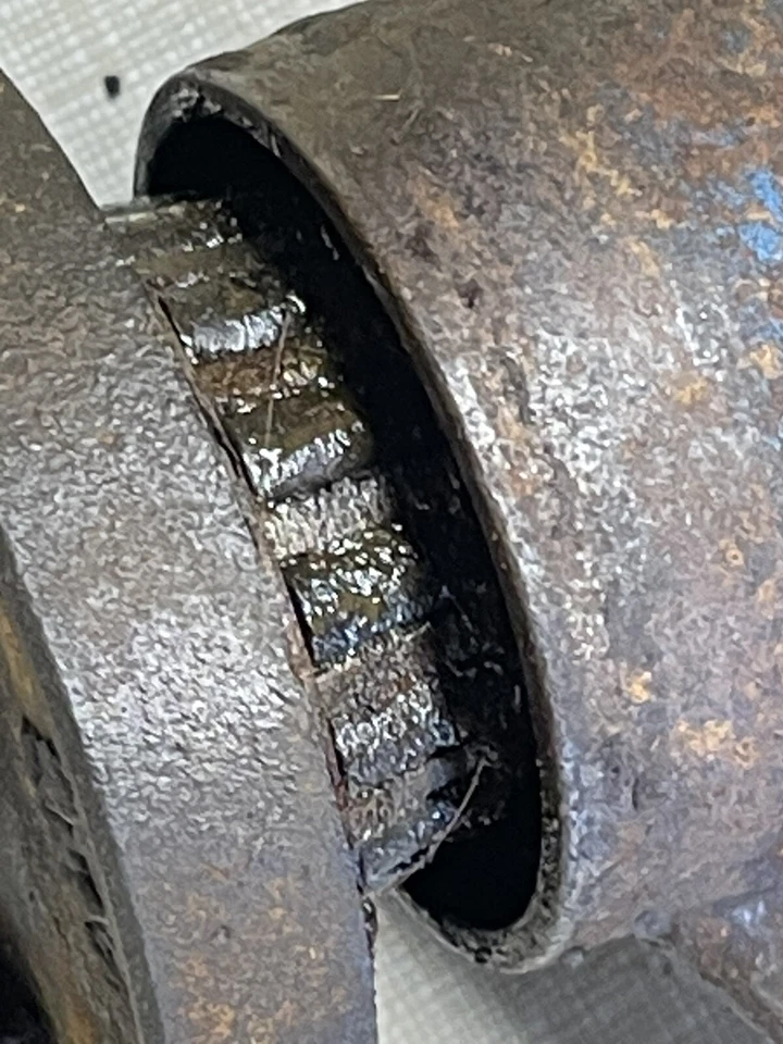 Eje y mandril de polea de entrada de cubierta Ford 100 tractor 59732 necesitan rodamientos Foto 3 de 4