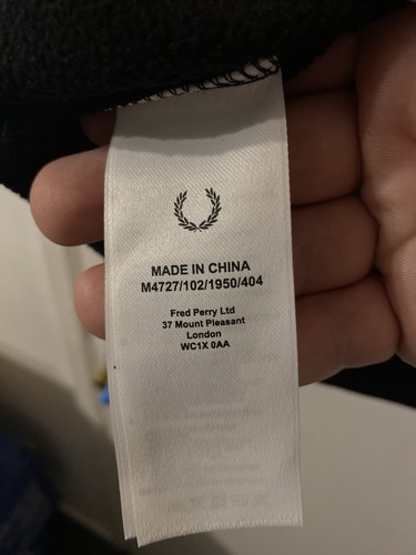 Jersey Fred Perd Perry en Negro Talla Mediana Nuevo Con Etiquetas - Imagen 17 de 18